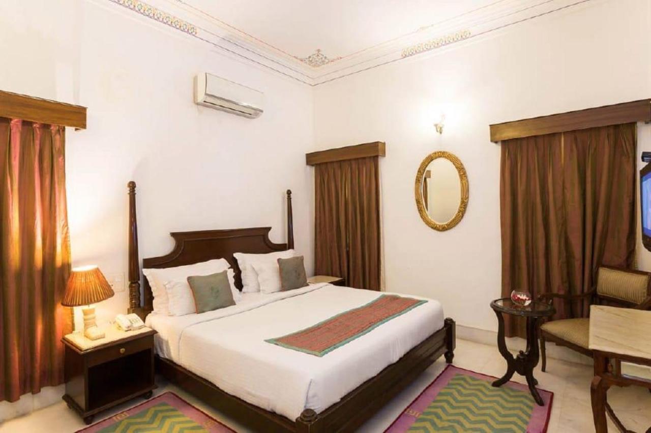 Hotel Amar Kothi à Udaipur Extérieur photo