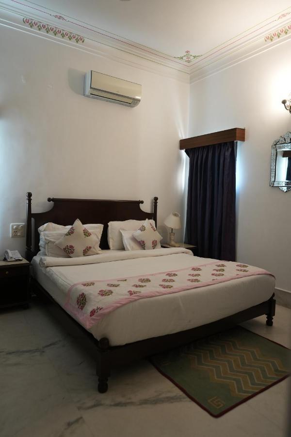 Hotel Amar Kothi à Udaipur Extérieur photo