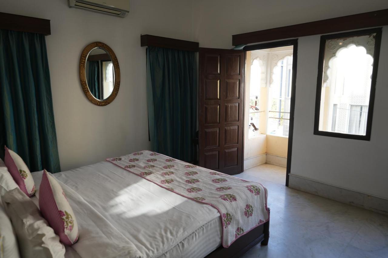 Hotel Amar Kothi à Udaipur Extérieur photo