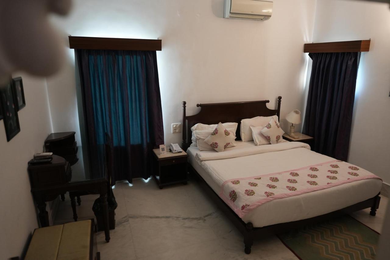 Hotel Amar Kothi à Udaipur Extérieur photo